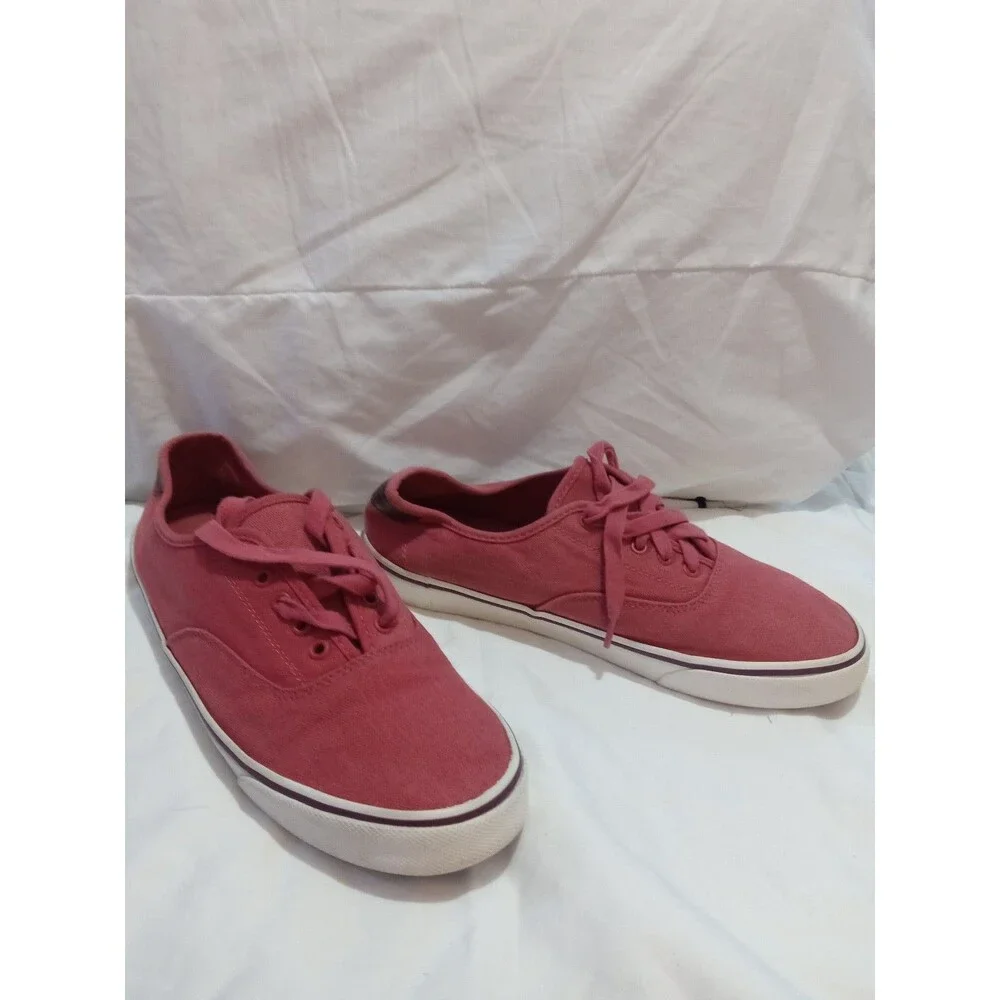 Old Navy Red Canvas Sneakers – Women’s Size 9